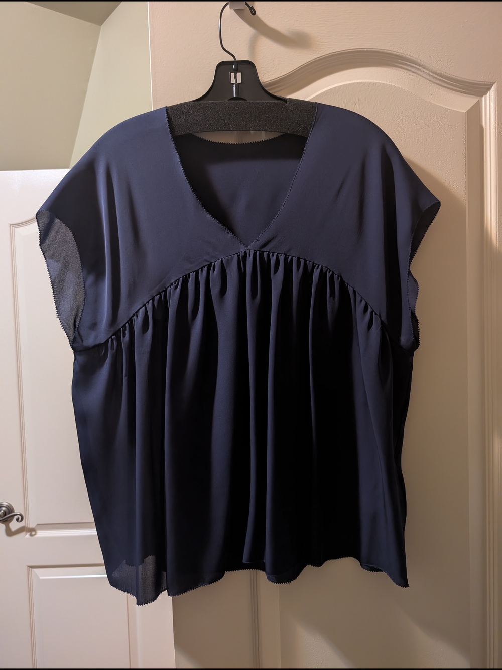 Joie Navy V-Neck 100% Silk Short Sleeve Blouse